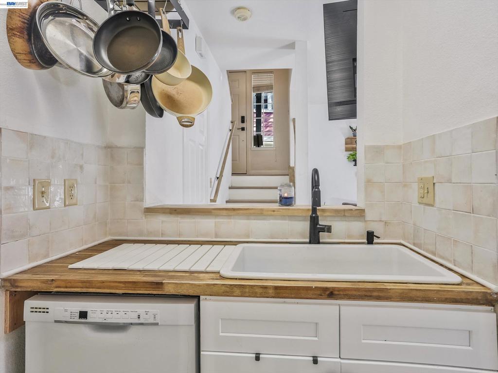 88 Manchester Drive Property Photo 11