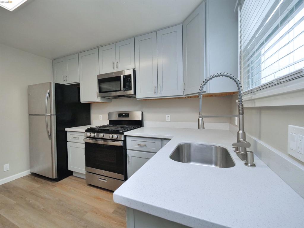 1315 135th Ave Property Photo 6