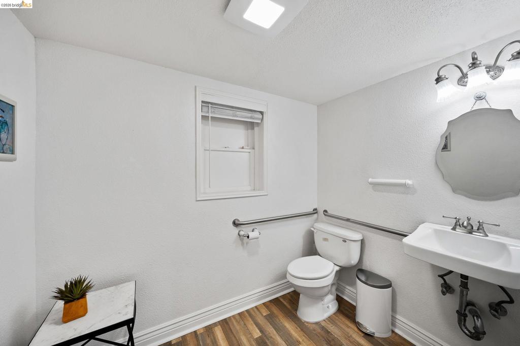 8336 Brentwood Blvd Property Photo 32