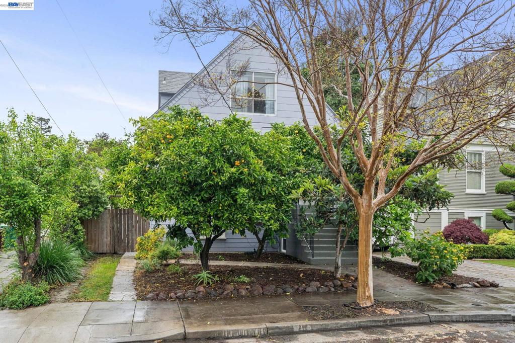 5227 LOCKSLEY AVENUE Property Photo 1