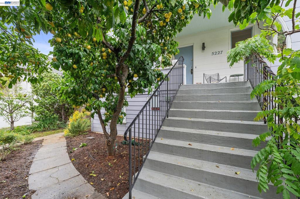 5227 Locksley Avenue Property Photo 2