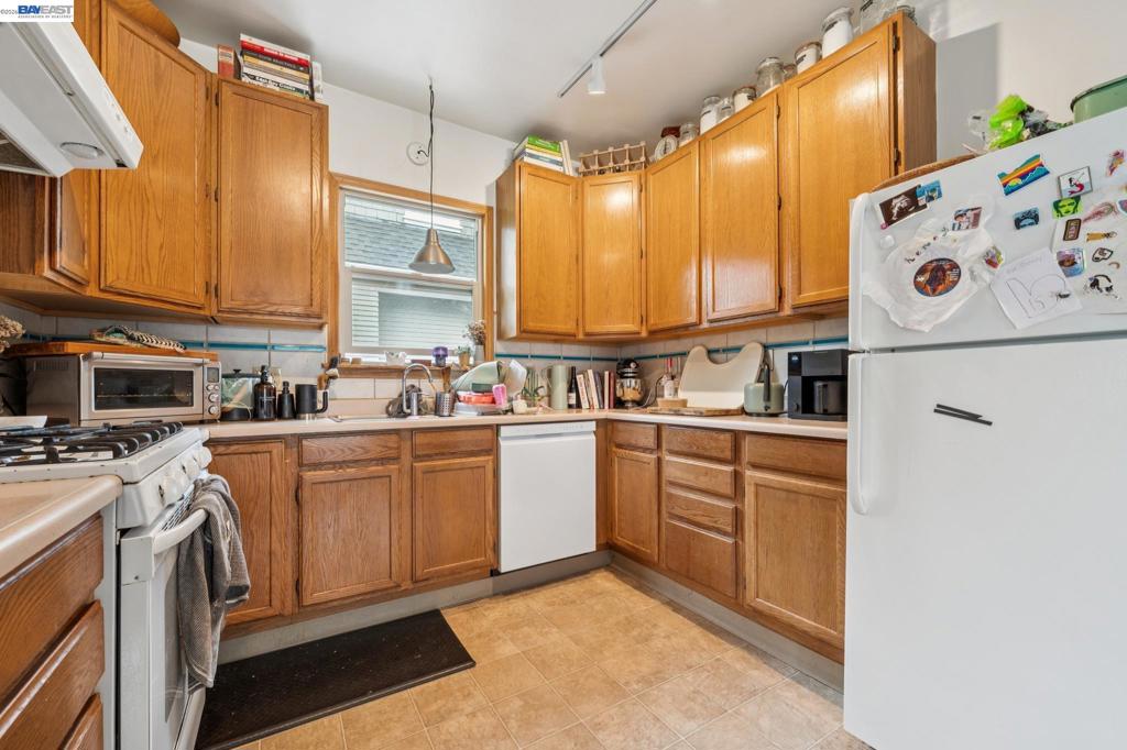 5227 Locksley Avenue Property Photo 14
