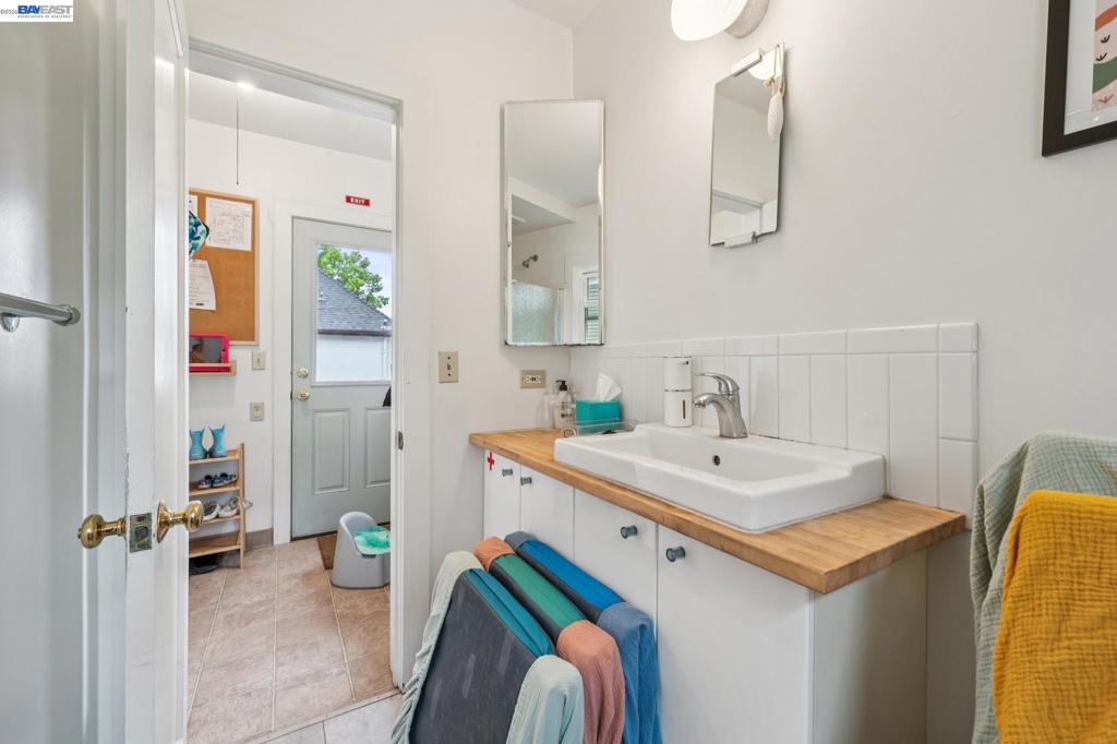5227 Locksley Avenue Property Photo 18