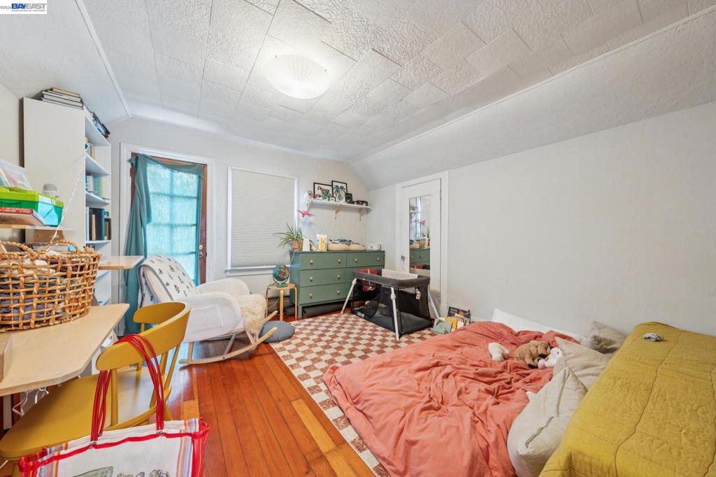 5227 Locksley Avenue Property Photo 23