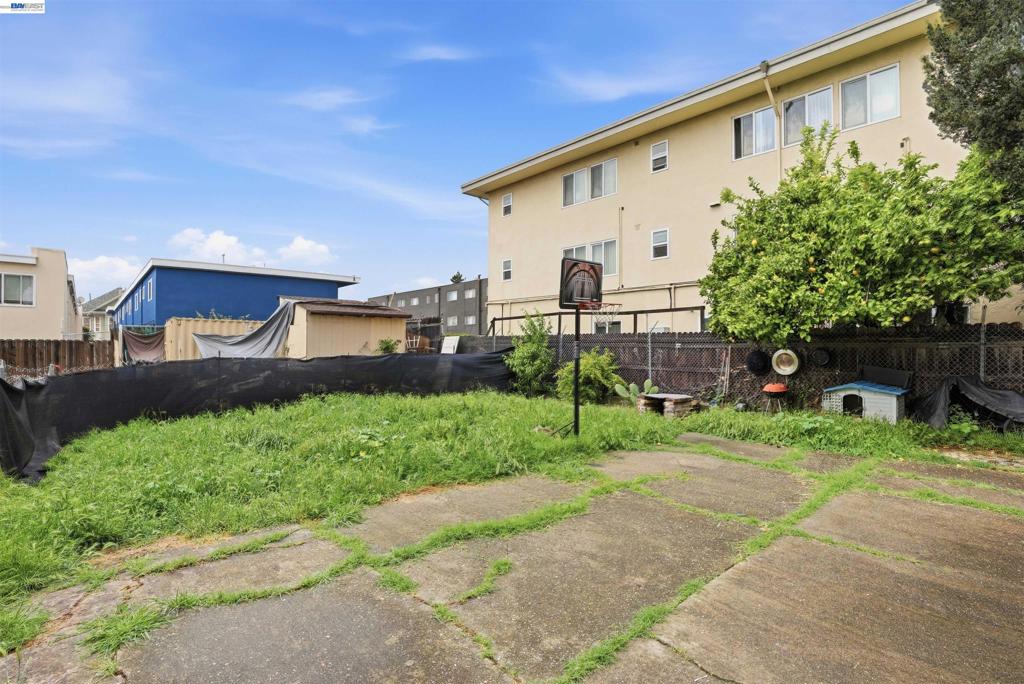1625 7th Ave Property Photo 4