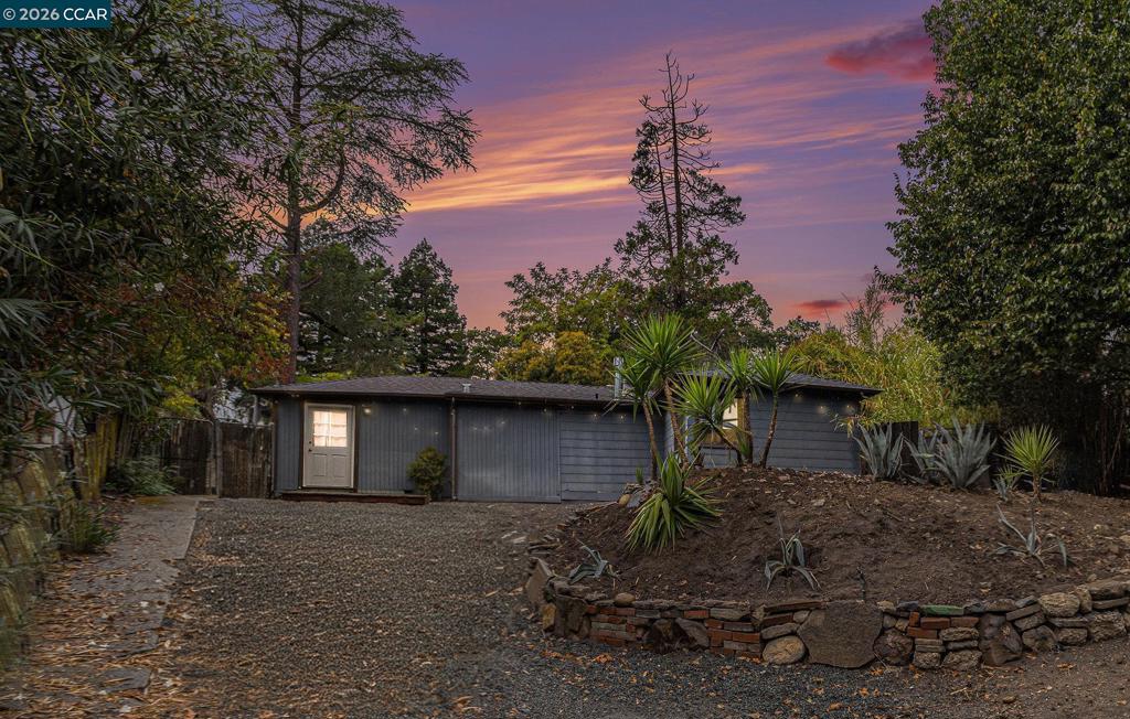 233 Sierra Dr Property Photo 4
