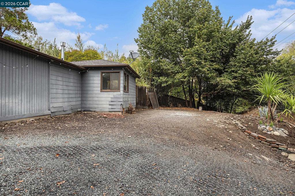 233 Sierra Dr Property Photo 20