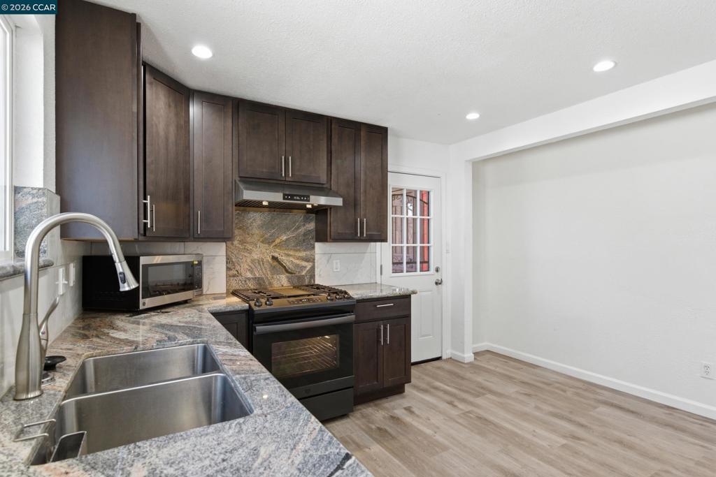 10 12th Street Property Photo 15
