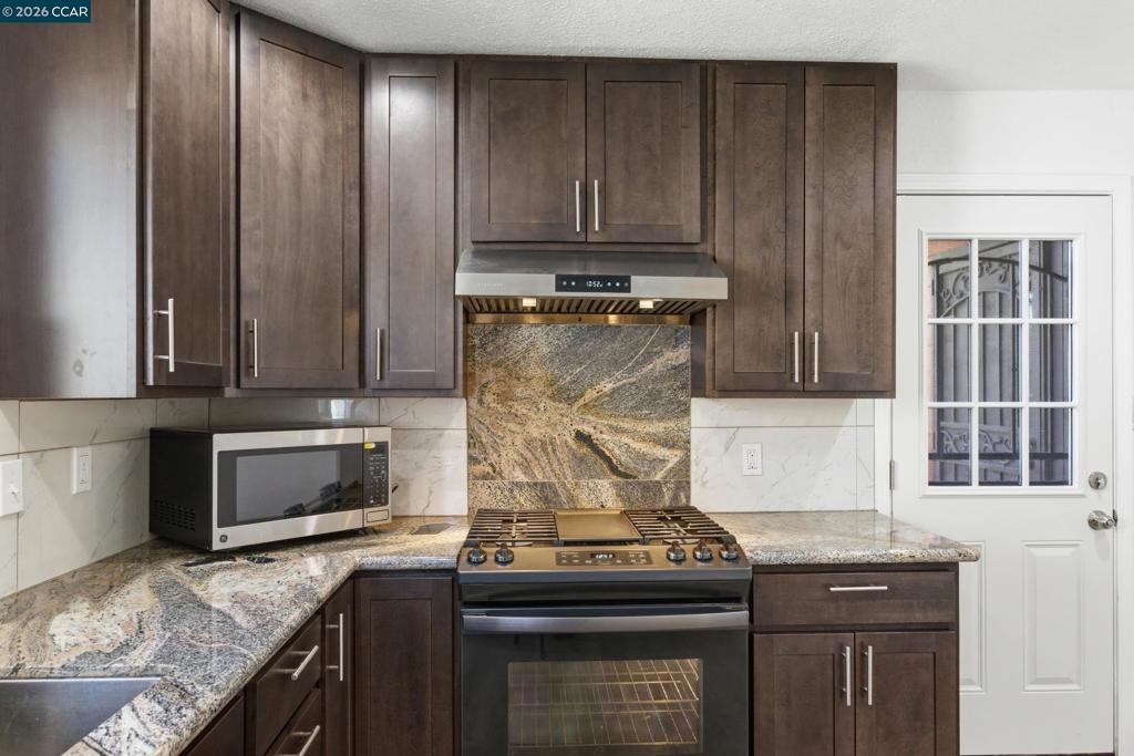 10 12th Street Property Photo 17