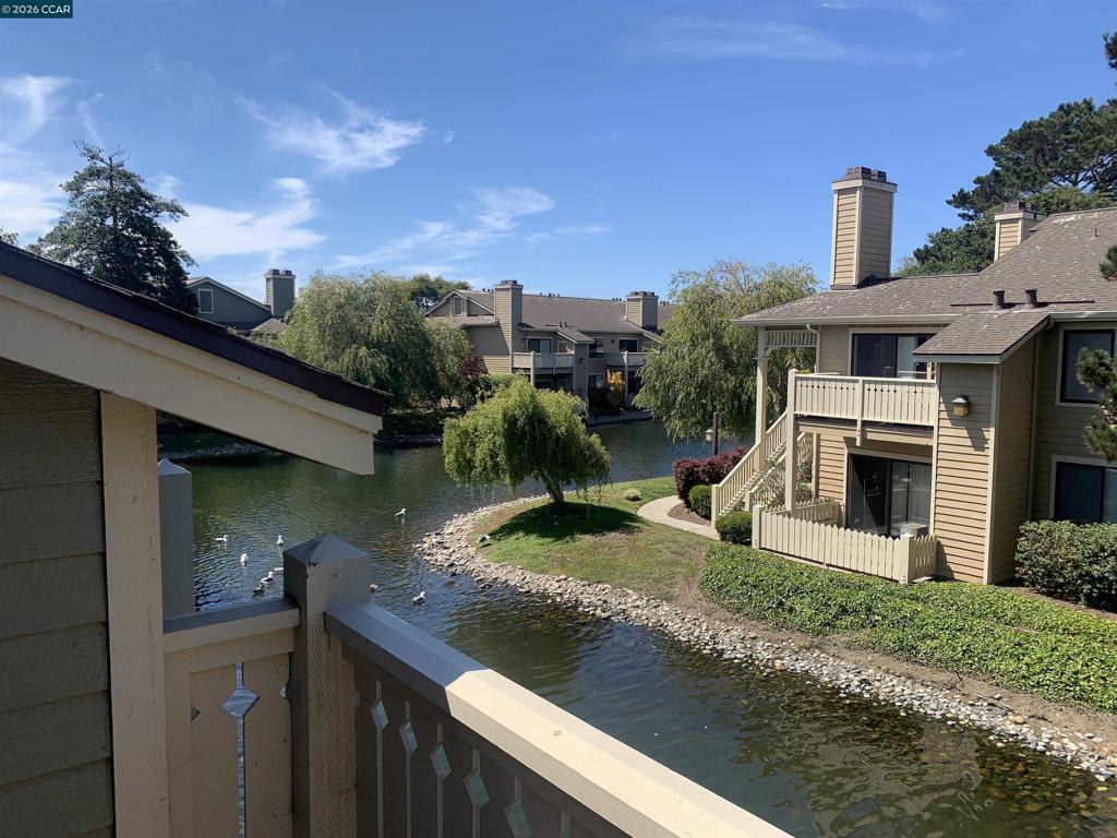 96 Lakeshore Ct Property Photo 2