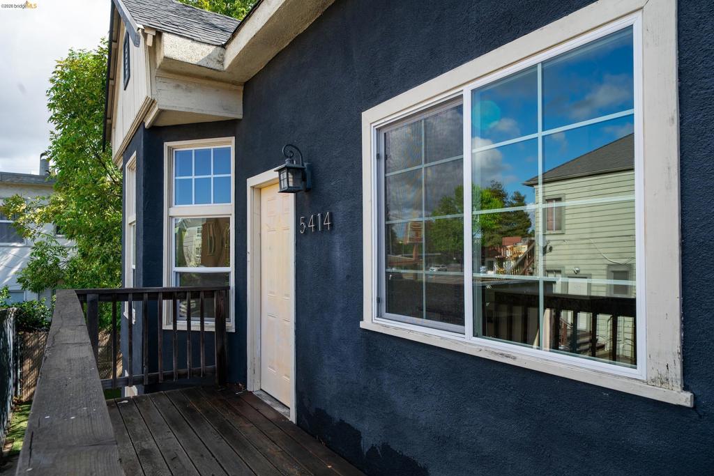 5418 Telegraph Ave Property Photo 4