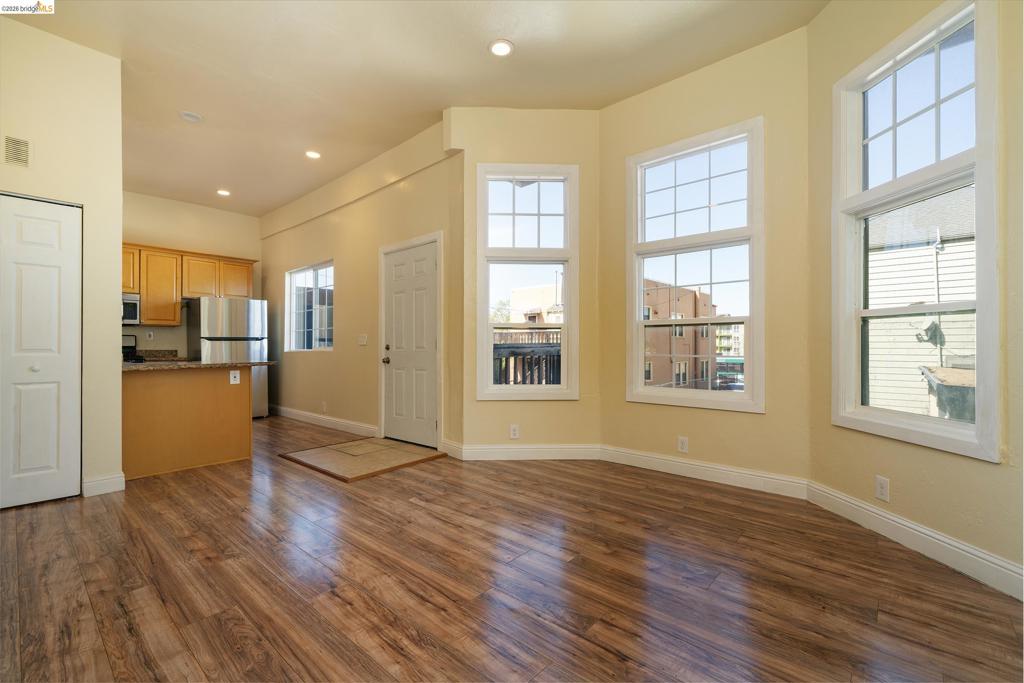 5418 Telegraph Ave Property Photo 5