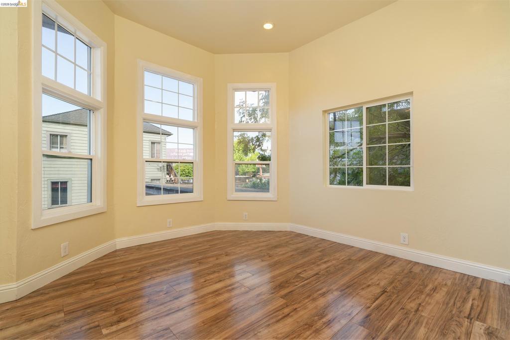 5418 Telegraph Ave Property Photo 6