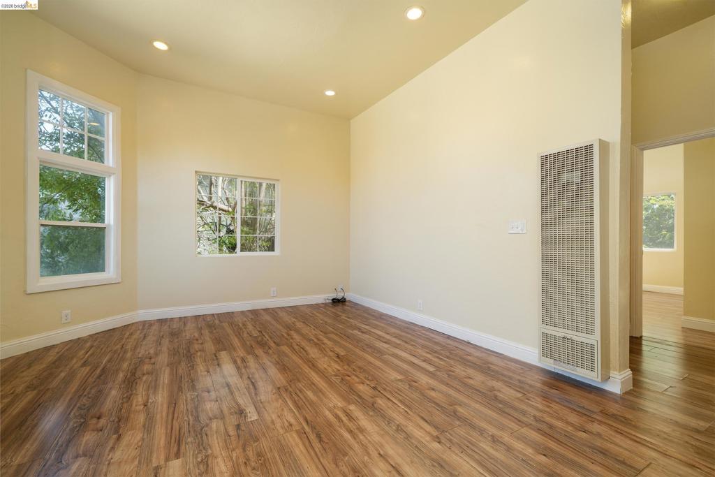 5418 Telegraph Ave Property Photo 7