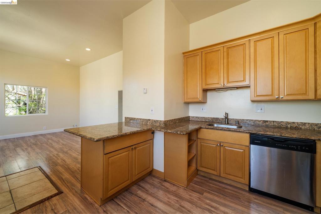5418 Telegraph Ave Property Photo 9