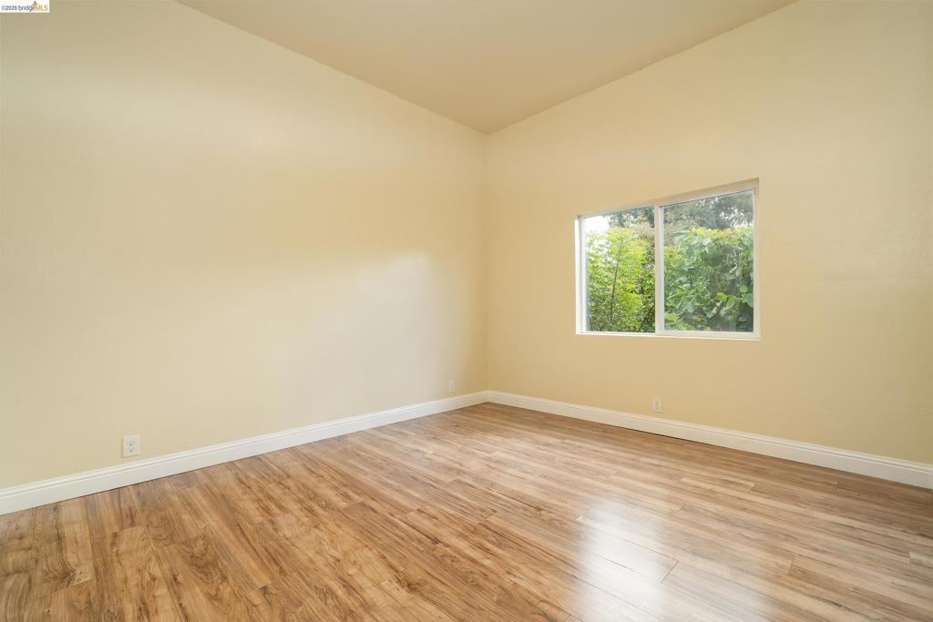 5418 Telegraph Ave Property Photo 10