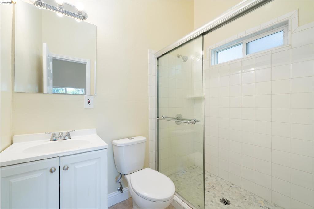 5418 Telegraph Ave Property Photo 13