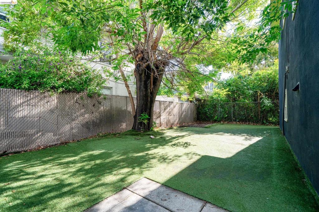 5418 Telegraph Ave Property Photo 26