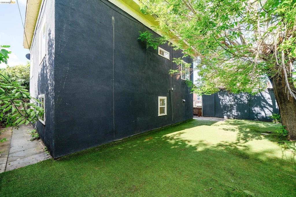 5418 Telegraph Ave Property Photo 28