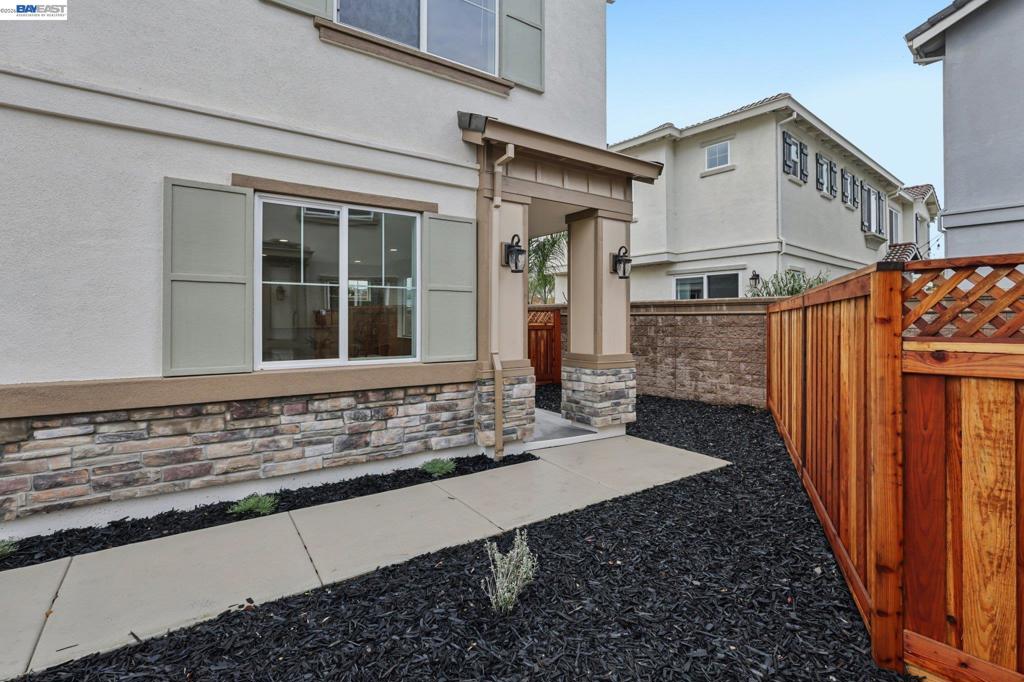 208 Mindy Way Property Photo 1