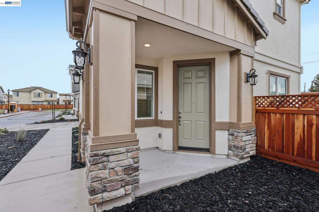 208 Mindy Way Property Photo 4