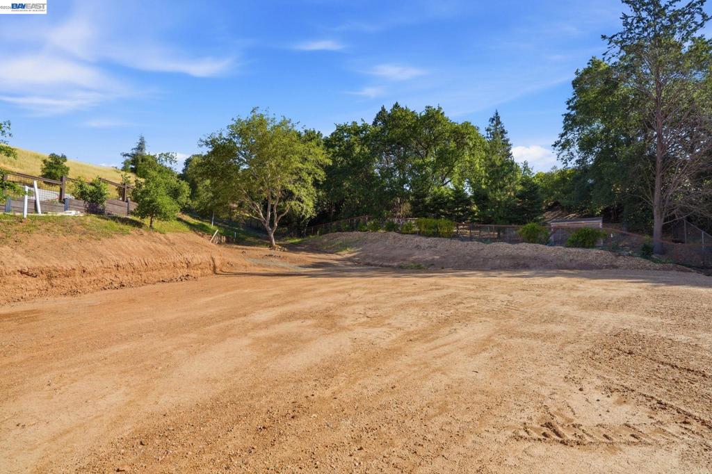 22 The Nines Property Photo 3