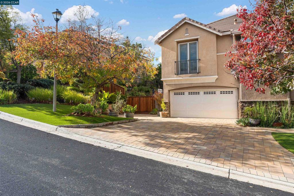 995 Rosehedge Court Property Photo 4