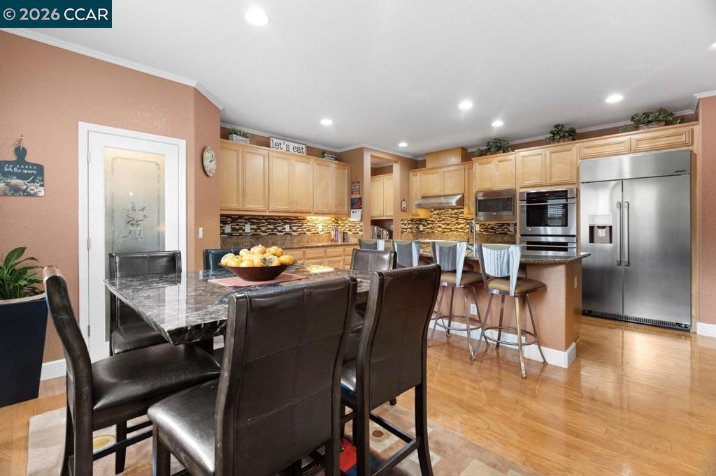 995 Rosehedge Court Property Photo 23
