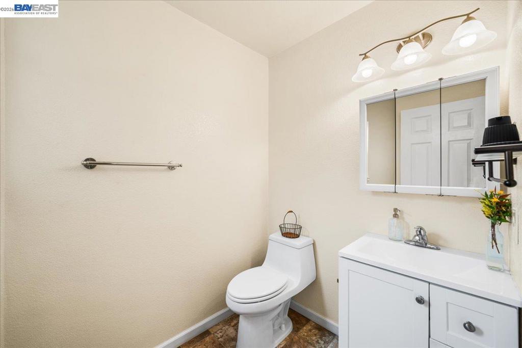 20980 Birch C Property Photo 13