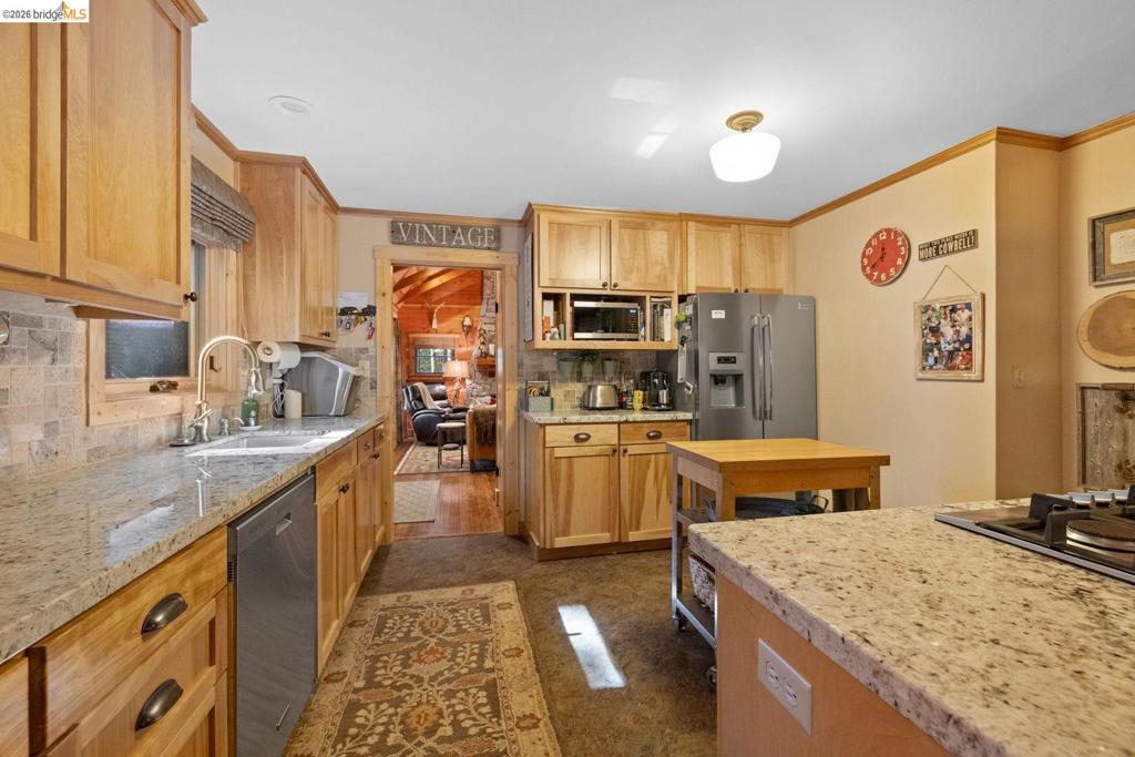 105 Pinecrest Lake Rd Property Photo 6