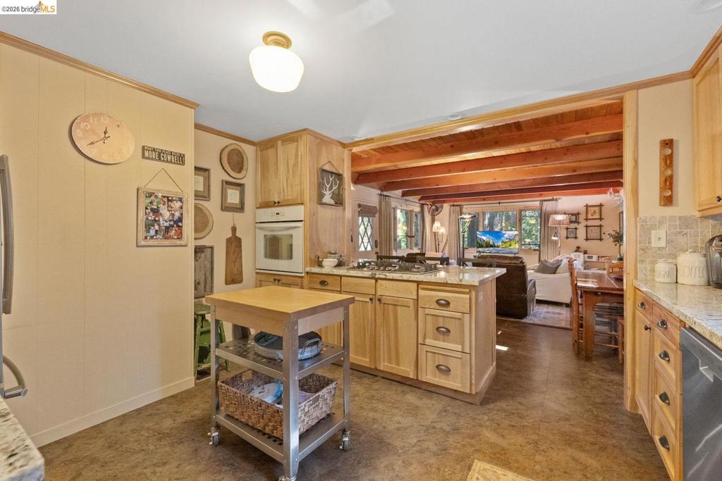 105 Pinecrest Lake Rd Property Photo 7