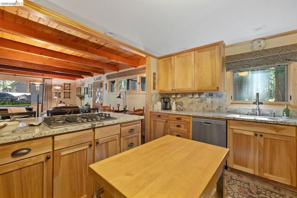 105 Pinecrest Lake Rd Property Photo 9