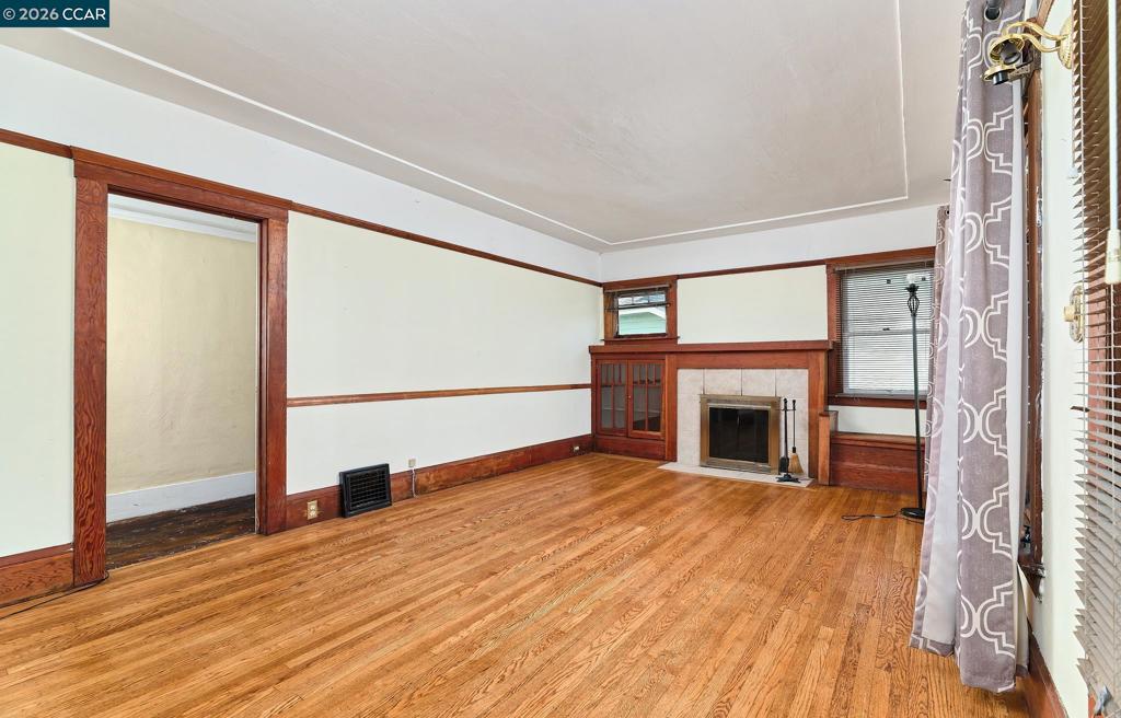 2636 Cole St Property Photo 9