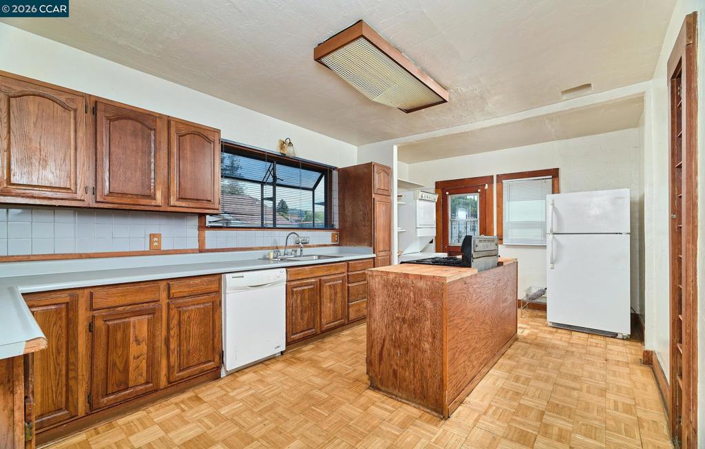 2636 Cole St Property Photo 13