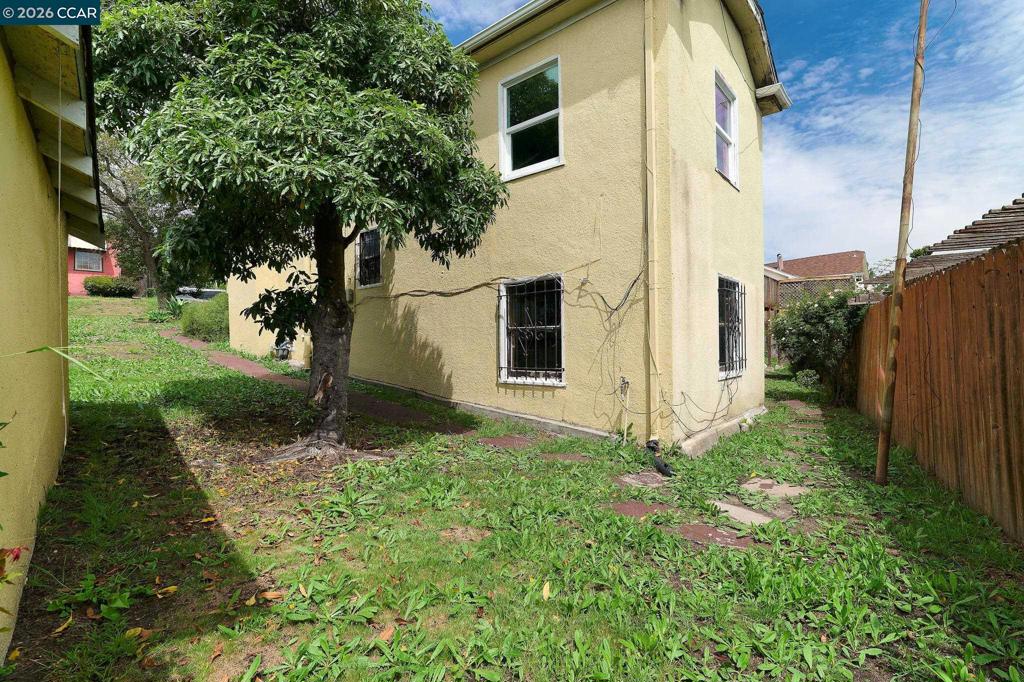 2636 Cole St Property Photo 23
