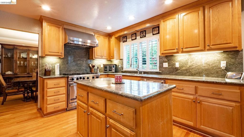 2214 Peyton Ct Property Photo 4