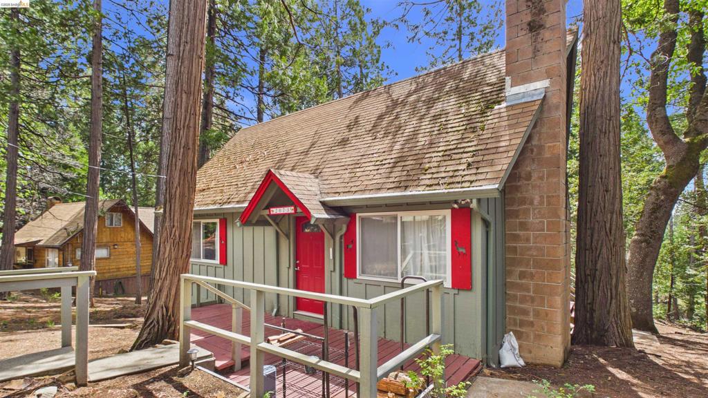 20735 Telele Trail Property Photo 2