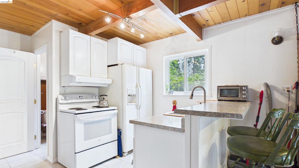 20735 Telele Trail Property Photo 7