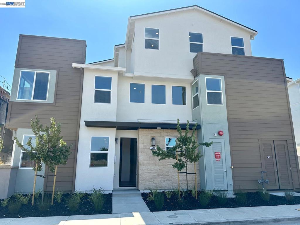 5526 Silver Way Property Photo 1