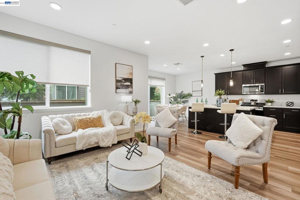 5526 Silver Way Property Photo 10