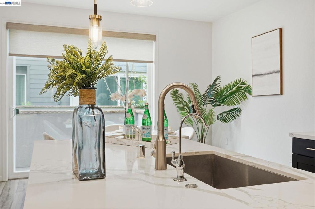 5526 Silver Way Property Photo 17