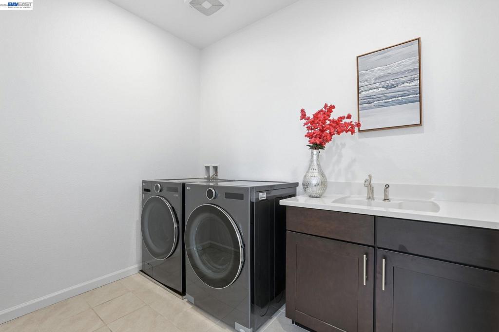 5526 Silver Way Property Photo 34