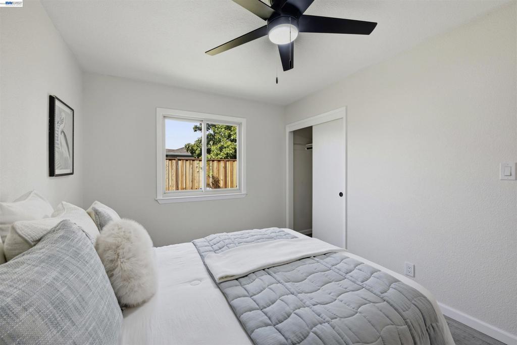 42655 Charleston Way Property Photo 23