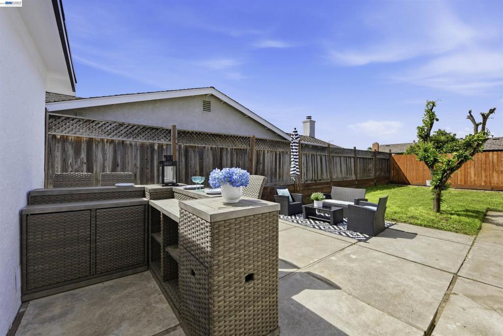 42655 Charleston Way Property Photo 25