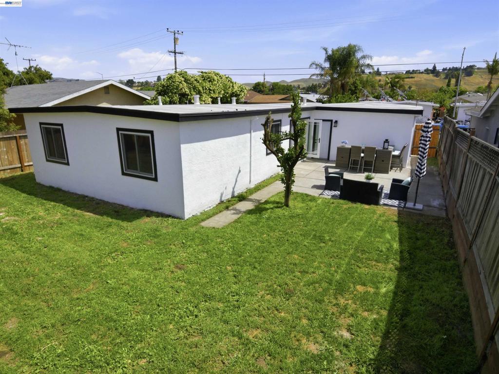 42655 Charleston Way Property Photo 28