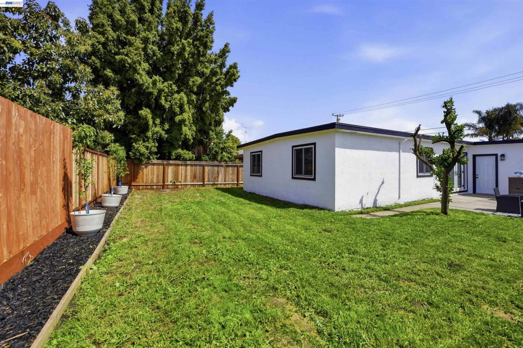 42655 Charleston Way Property Photo 30