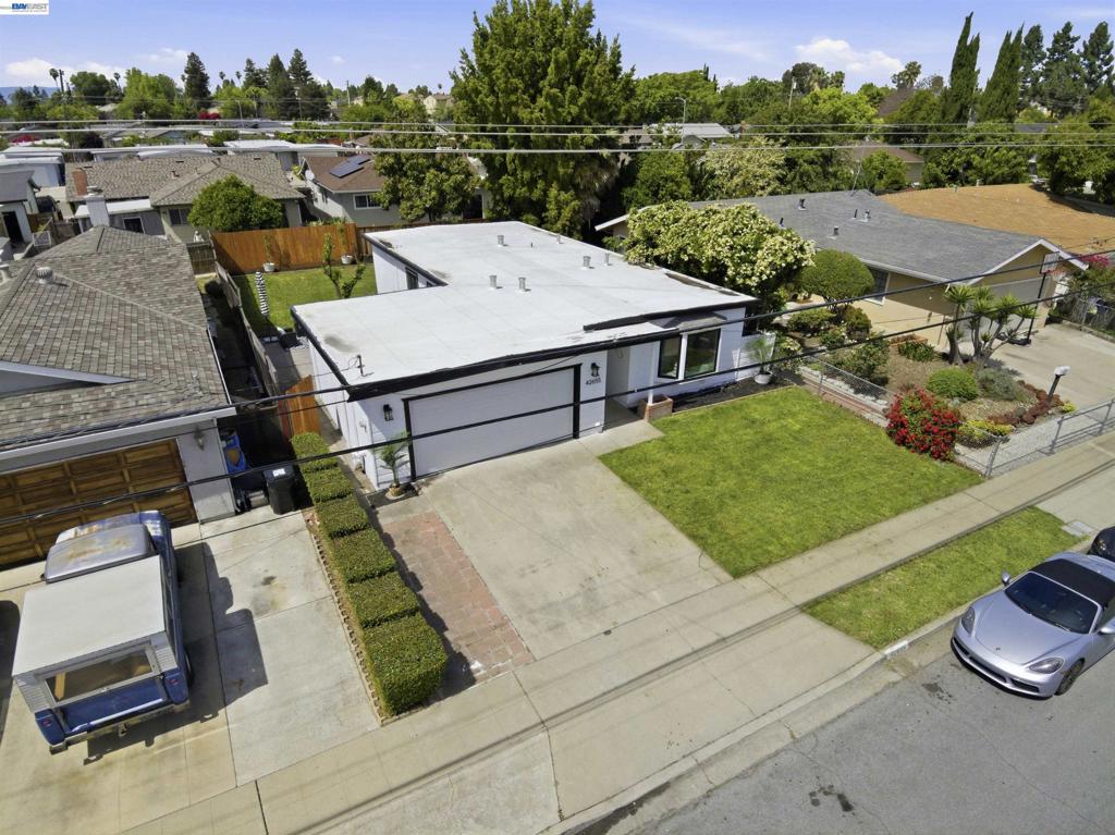 42655 Charleston Way Property Photo 35