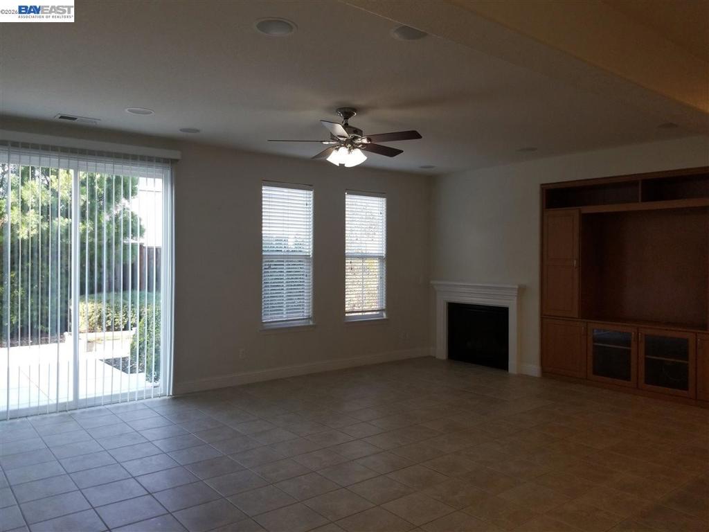 199 N Alta Dena St Property Photo 7