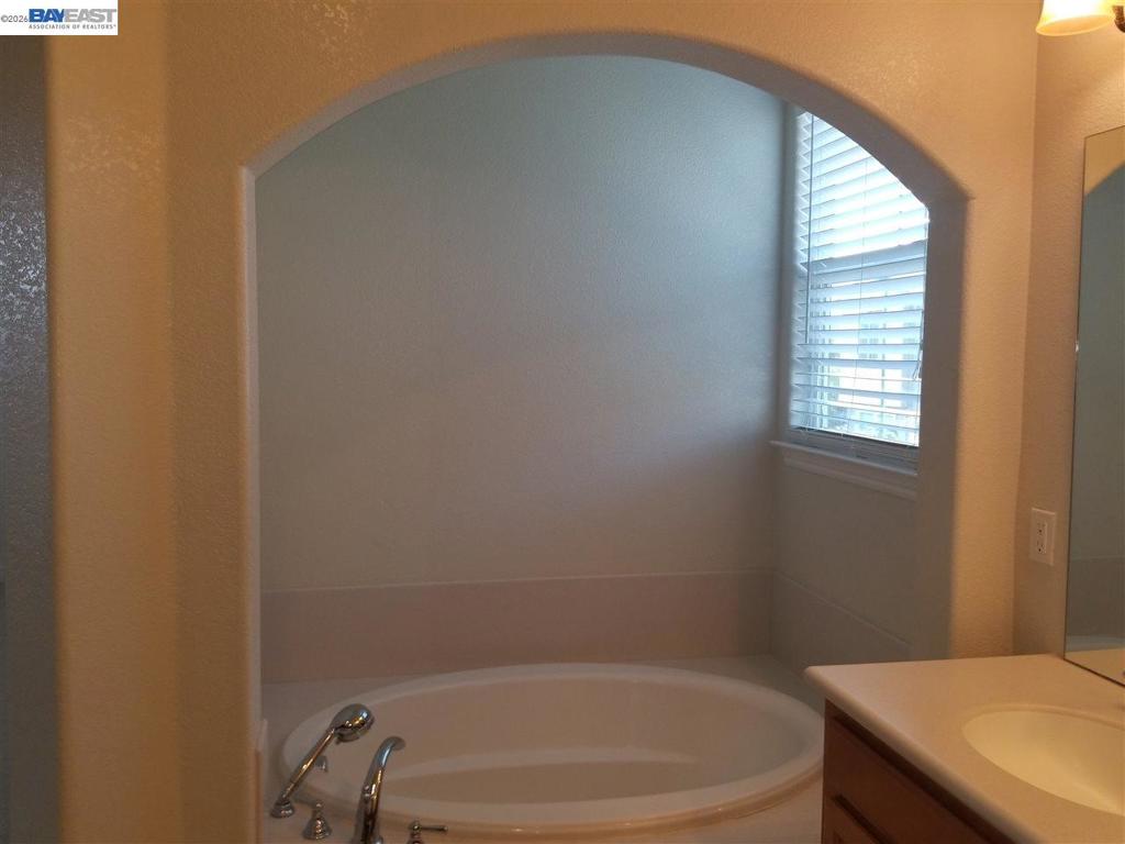 199 N Alta Dena St Property Photo 21