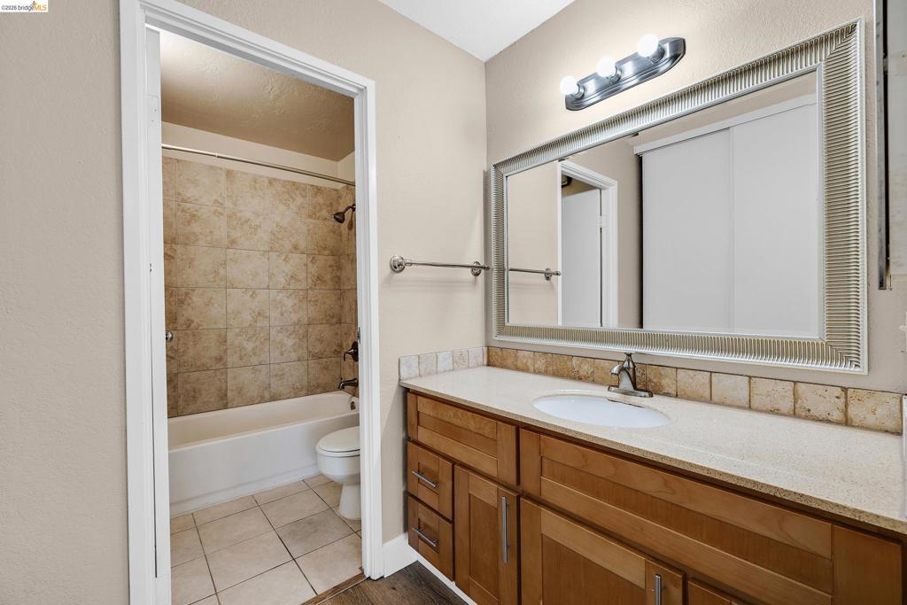 555 Pierce St 1424 Property Photo 28